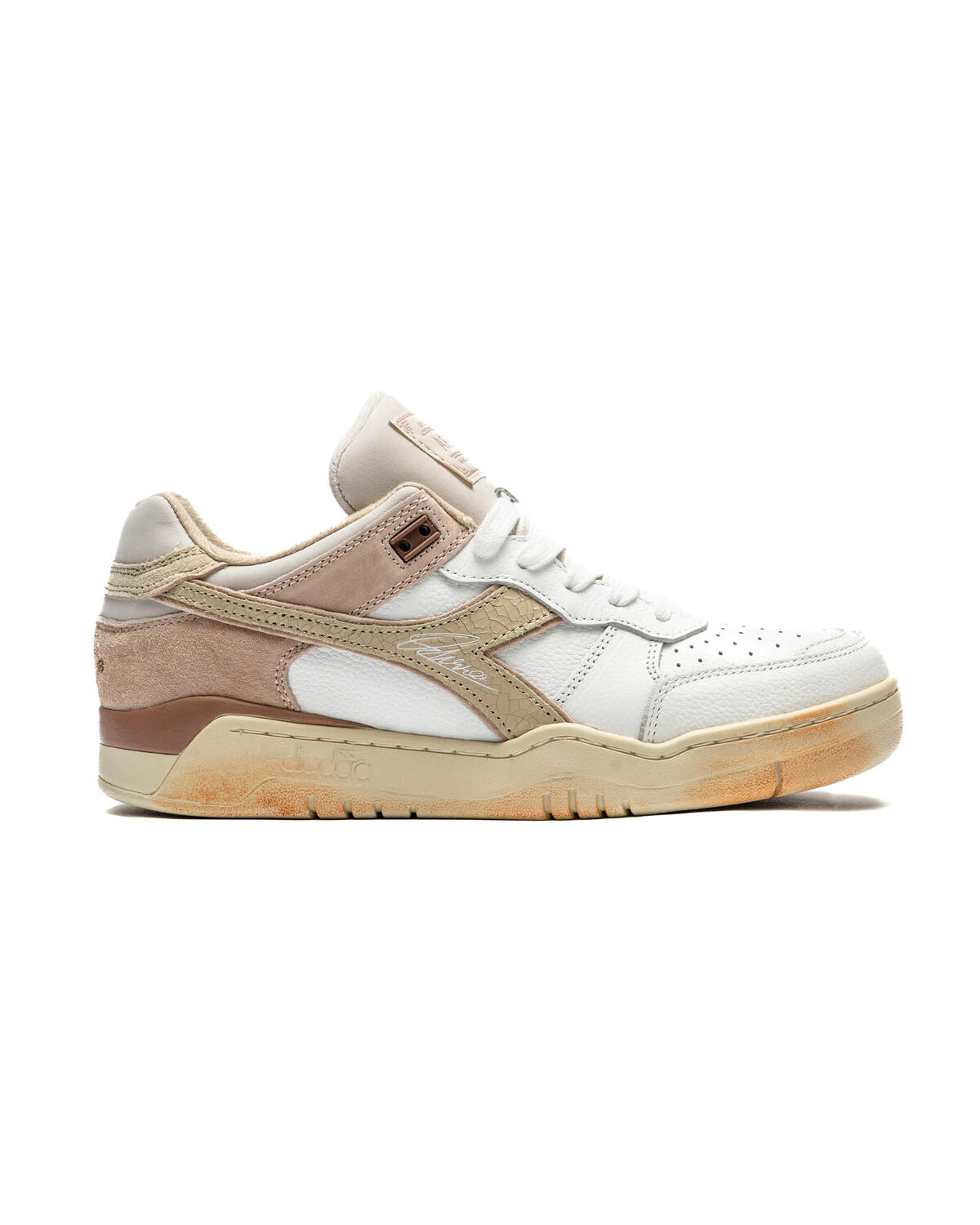 A 2025 few diadora